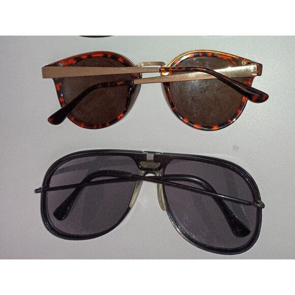 Unbranded Sunglasses: Two pairs of stylish Sunglasses - Adult Size - Picture 2 of 2